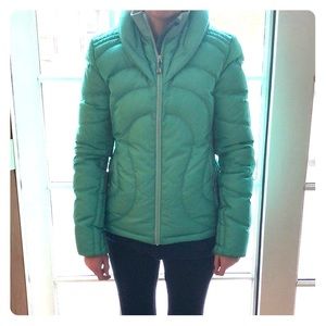 ⭐️Lululemon women’s quilted jacket in teal. ⭐️